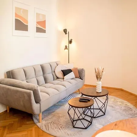Altbau Mit Charme Mitten Im Zentrum Apartamento *